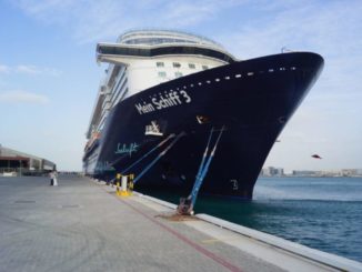 Die Mein Schiff 3 an ihrem Liegeplatz in Abu Dhabi