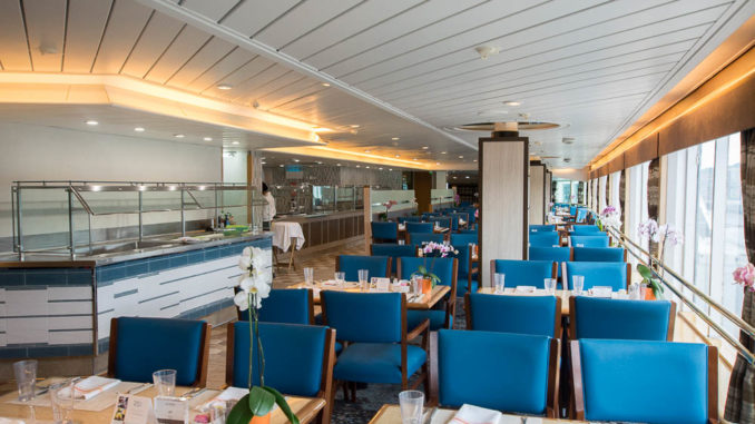 Blick in das Buffetrestaurant der MS Prinsendam