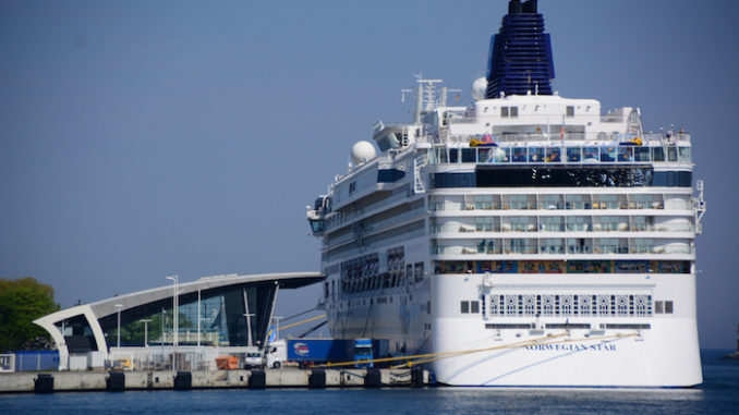 Die Norwegian Star auf Ostseereise zu Gast in Warnemünde