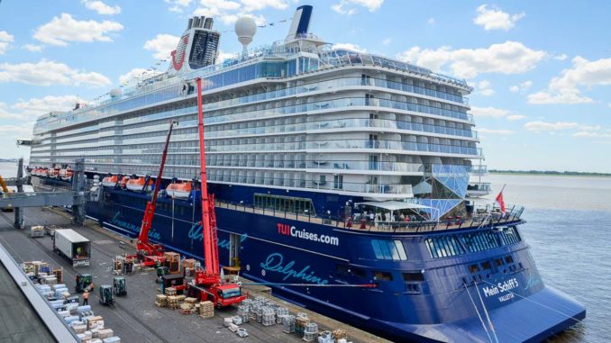 Auch TUI Cruises zeigt sich nun regelmäßig in Bremerhaven