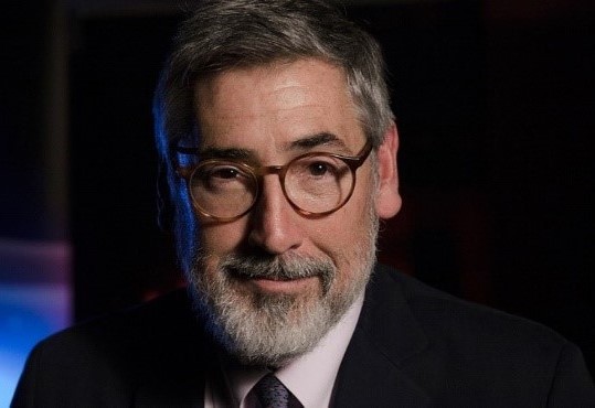 John Landis als Lektor an Bord der Queen Mary 2. Foto: Cunard