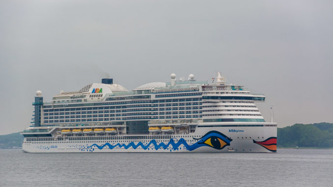 AIDAprima auf der Kieler Förde. Sie läuft auch zur Kieler Woche 2019 ein.